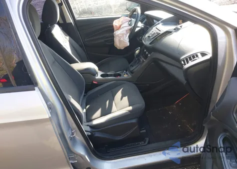 2016 Ford Escape S z USA, uszkodzony, nr VIN 1FMCU0F71GUA05308